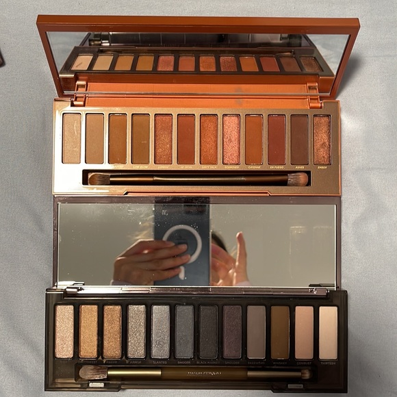 3 URBAN DECAY PALLETS - Picture 3 of 6